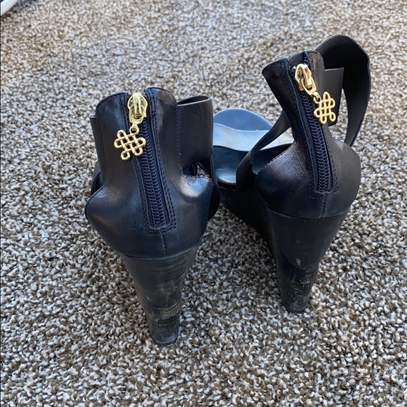 Diane von Furstenberg black wedges - Picture 2 of 4